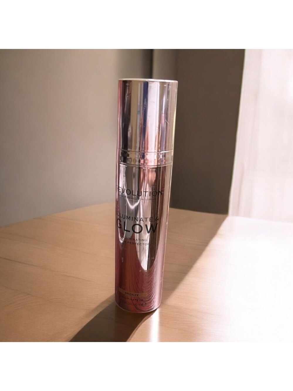Revolution Glow Bronze Illuminator NEW